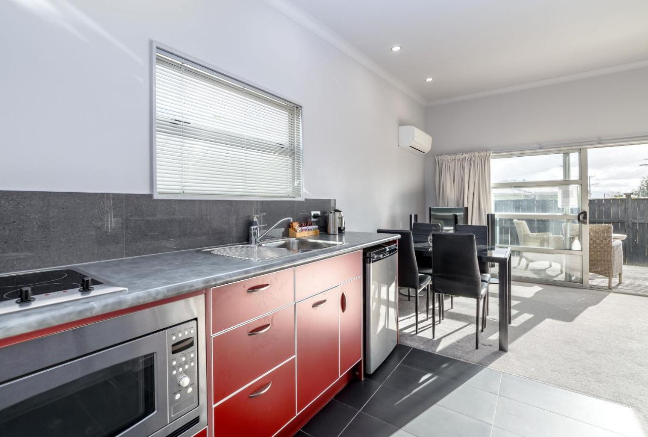 Villa Two Four Cologne Martinborough