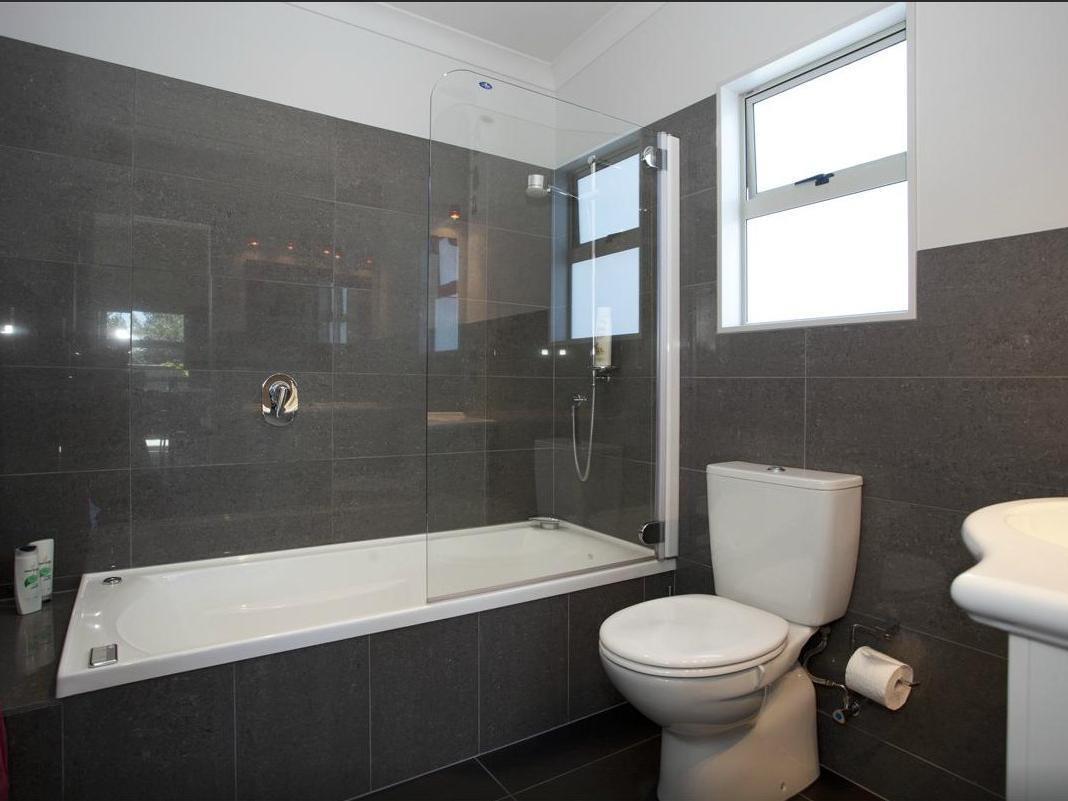 Villa Two Four Cologne Martinborough